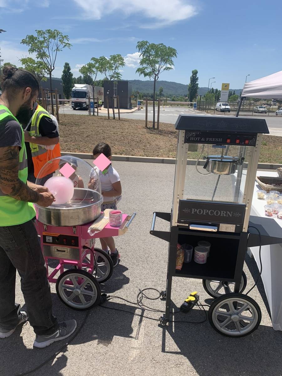 Location d'une machine à barbe à papa et popcorn pour un événement d'entreprise festif à Draguignan dans le Var (83)